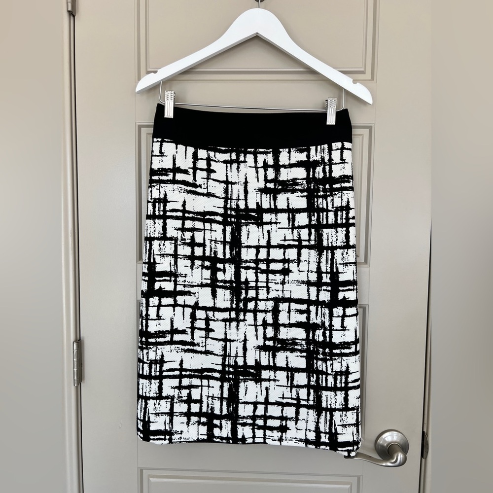 Jones New York pencil skirt.